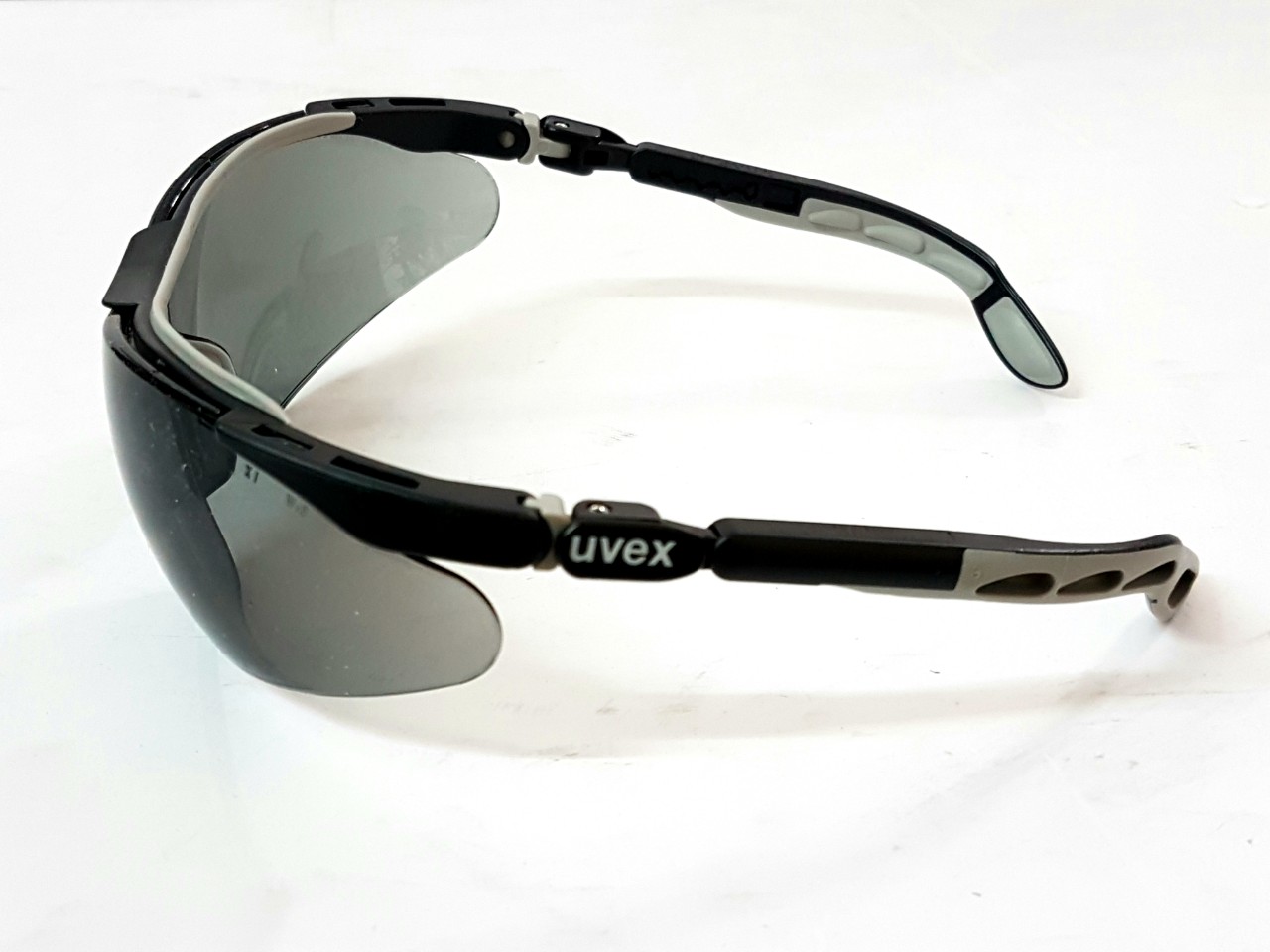 Kính bảo hộ cao cấp Uvex 9160-076 (Mã SP: UVEX-9160-076)