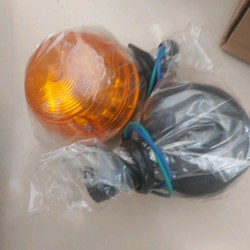 cặp xi nhan 67 màu đen