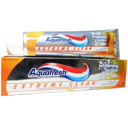 Chính hãng Kem đánh răng Aquafresh Extreme Clean Whitening Action - Mỹ - 158.7g