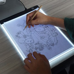 Bảng vẽ đèn led hắt sáng 3 cấp độ A4 trong suốt điều chỉnh độ sáng bảo vệ mắt chất lượng tốt