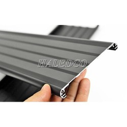 Máng W106 kèm tấm tản sáng POLYCACBONATE+Bịt inox