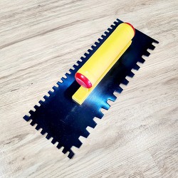 Bay Chà Thép Chữ Nhật 30x11cm Rãnh 3 Cạnh Gồm 1 Cạnh Răng Lớn 2 Cạnh Răng Nhỏ Dùng Thi Công Ốp Lát Gạch