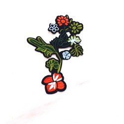 Hoa thêu ủi lên áo trang trí