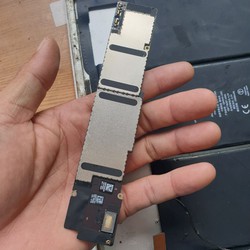 Bán cái main máy tính bảng i- pad 4 bị mật khẩu màn hình