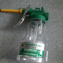 Bình bơm nhớt sư tử (nhựa siêu bền) bằng nhựa