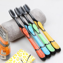 Hộp 30 cái bàn chải đánh răng Bossi than tre hoạt tính