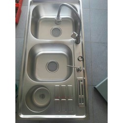 Chậu rửa chén 2 hộc Inox có hố rác và bình xà bông, bồn rửa chén