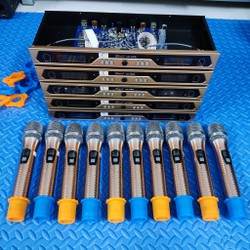 MICRO BÃI Hiteng UK-988 vỉ xanh có tự ngắt sau 3s không cầm mic