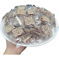 1Kg Kẹo chuối mè đậu phộng thơm ngon - bánh kẹo ăn vặt- mứt tết