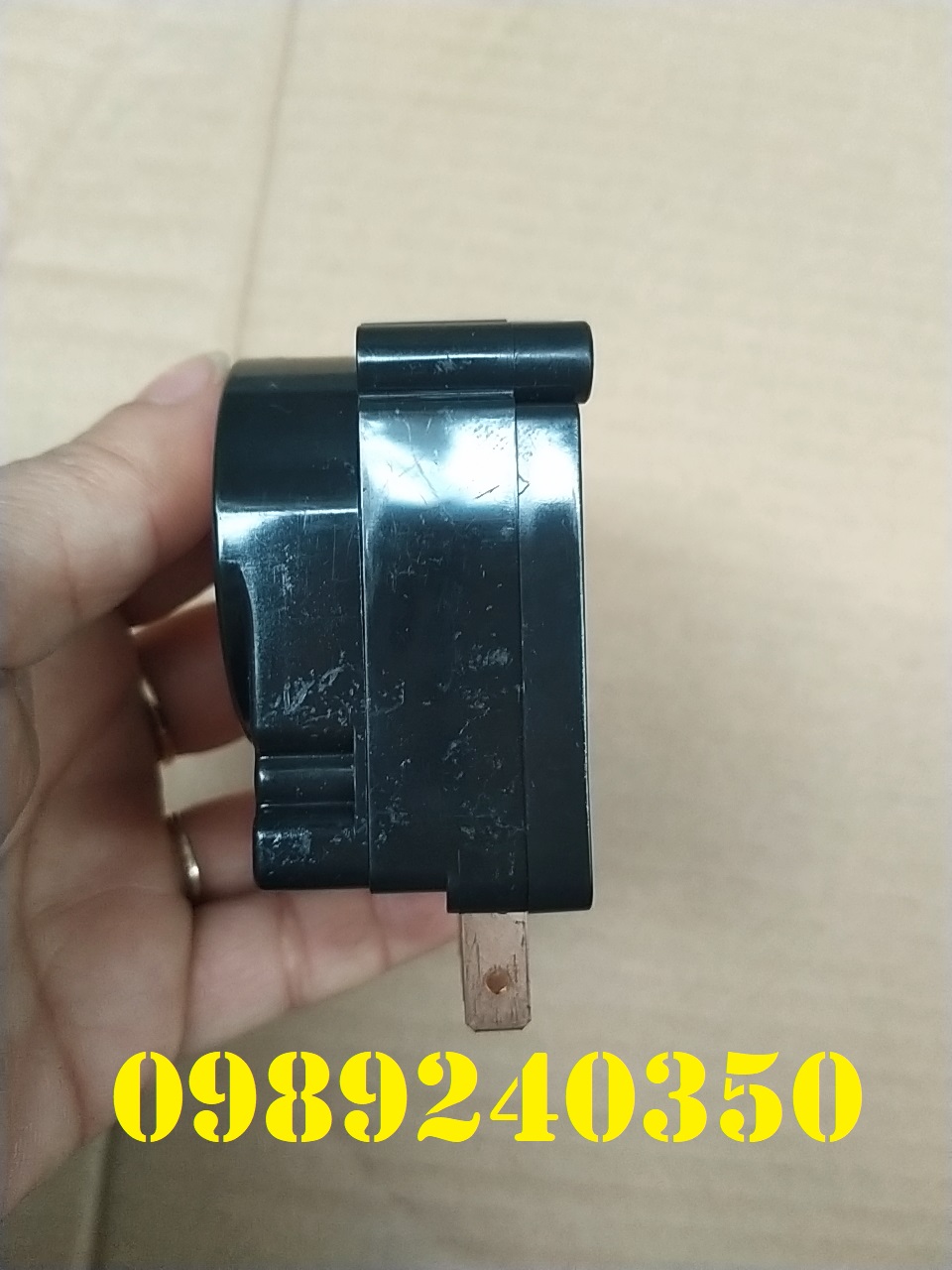 Hình ảnh Đồng hồ timer tủ lạnh Toshiba 4 chân mới chính hãng