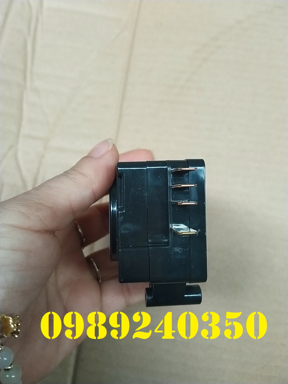 Hình ảnh Đồng hồ timer tủ lạnh Toshiba 4 chân mới chính hãng