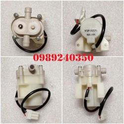 Bơm nước lên làm đá, lấy nước tủ lạnh Hita.chi 12V 2 dây rắc 3 chân mới chính hãng