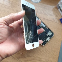 Bán cái màn hình điện thoại 7G nứt kính thay ra