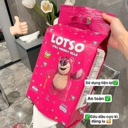 túi 200 tờ khăn giấy đa năng treo tường rút gấu dâu Lotso 20x20cm