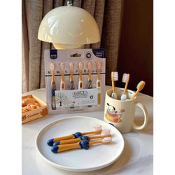 Sét 6 Bàn Chải Đánh Răng Trẻ Em Hình Gấu Dễ Thương Lông Mềm Mịn