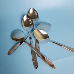 COMBO 10 thìa súp inox dài 18cm cán hoa đẹp