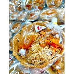 1 Miếng lớn cơm cháy đáy nồi ngon chà bông khô gà kèm nước sốt chấm