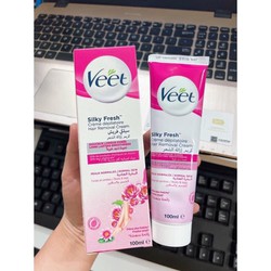 KEM TẨY LÔNG VEe t 115k/ tuýp Màu hồng: da thường chiết xuất từ lá sen và bạc hàCông dụng: Tẩy sạch lông cứng, làm nhạt màu lông, giữ da mềm mại.Điểm nổi bật hơn cả của kem tẩy lông Vee t là Không gây đau đớn cho da như sáp nóng hay máy cạo