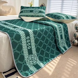 Set 3 món chiếu điều hòa Coco kèm 2 vỏ gối nằm màu Xanh Rêu Đậm là sự lựa chọn tuyệt vời cho mùa hè mát lạnh