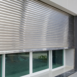 Cửa cuốn inox 7 dem
