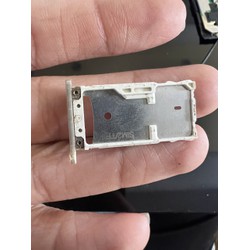 Khay sim dành cho điện thoại Mobile zip7, tháo máy ra.