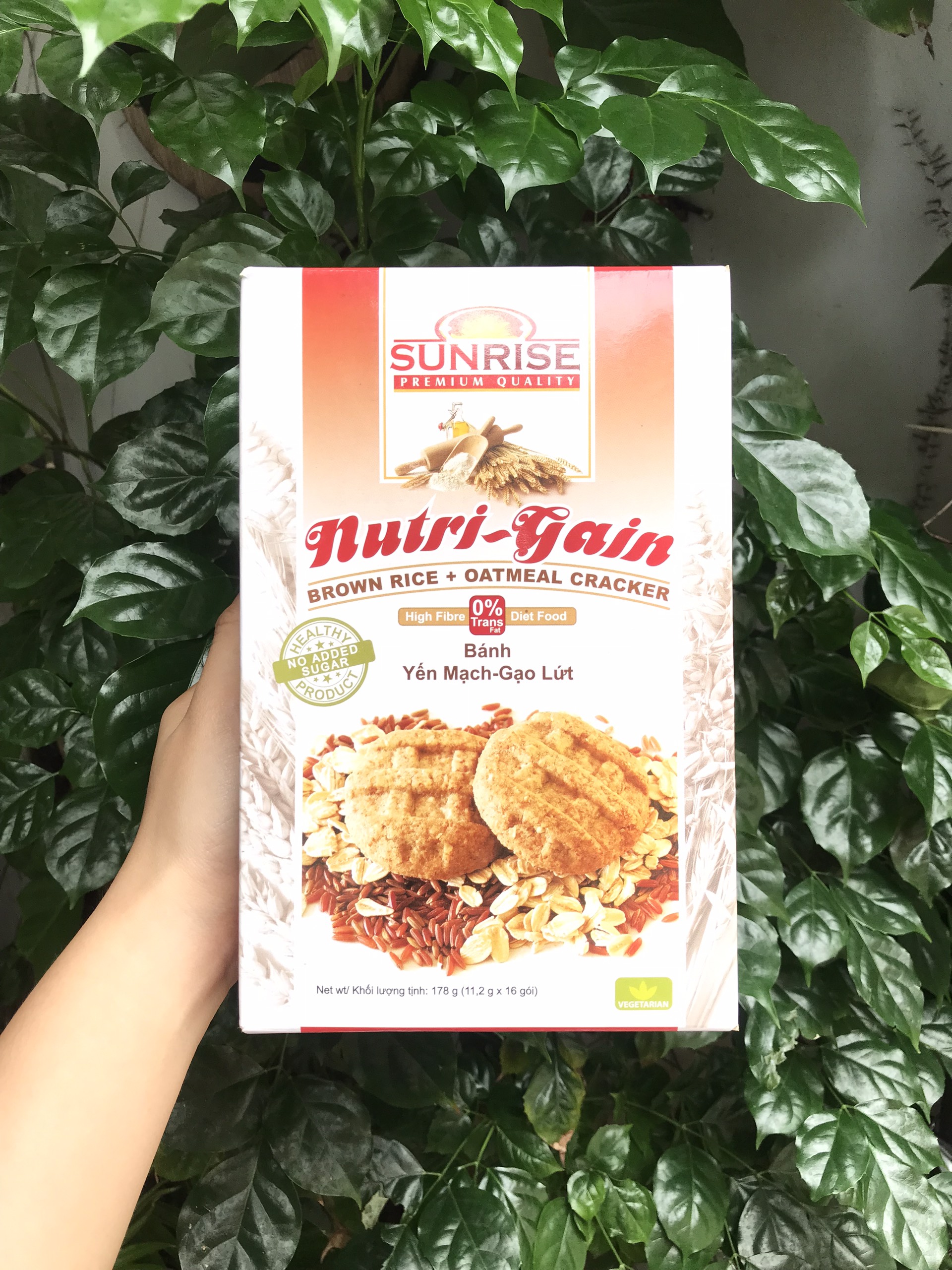 Hình ảnh Bánh Yến Mạch Sunrise Gạo Lứt Nutri Gain Original Brown Rice Oatmeal Cracker (Hộp 178g)